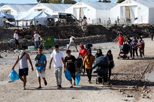 Grécia anuncia encerramento de campo de refugiados de Lesbos