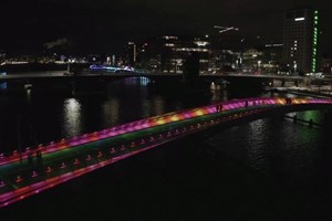 Festival de luzes para iluminar mês mais escuro