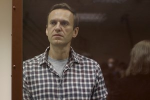 Autoridades russas garantem segurança a Navalny na transferência de prisão
