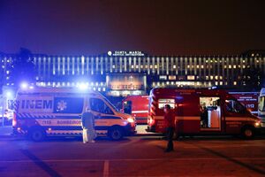 Ambulâncias junto ao Hospital Santa Maria