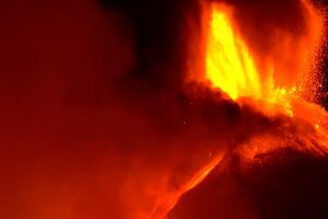 Espetáculo de lava no vulcão Etna - sábado