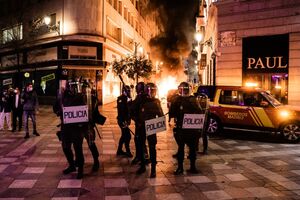 Protestos em Espanha contra detenção de Pablo Hasél