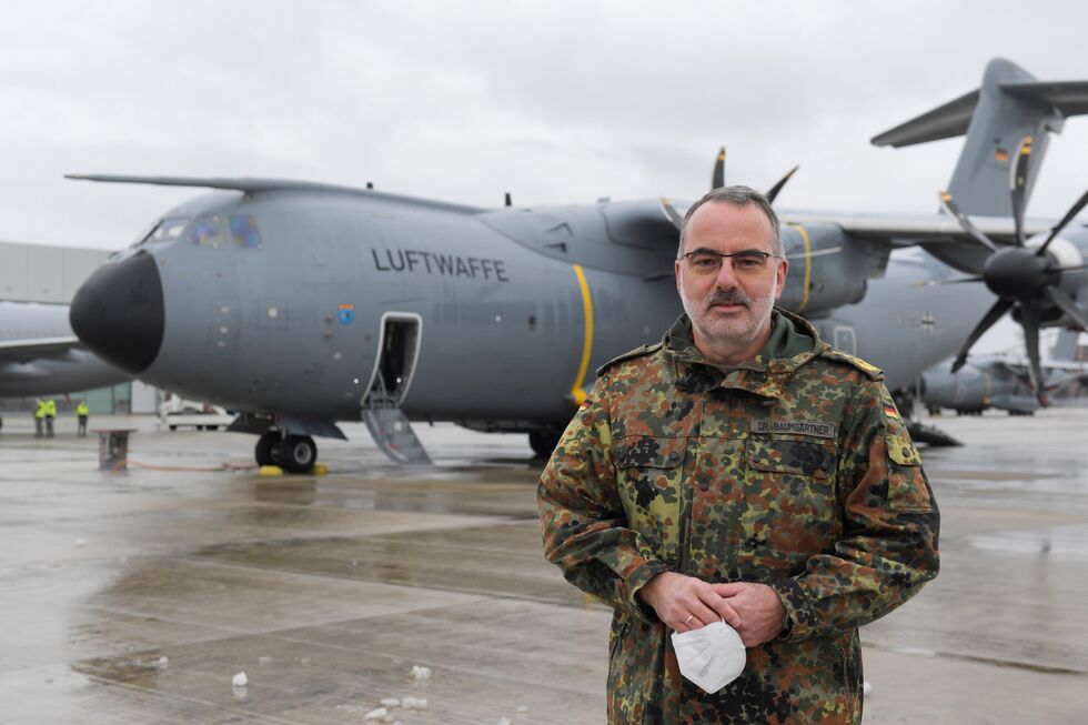 Ulrich Baumgärtner, o chefe da equipa médica militar alemã