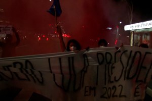 Apoiantes de Lula celebram anulação das condenações
