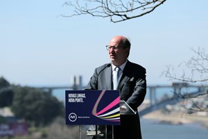 Ministro do Ambiente diz que projetos como a nova ponte do Douro 'precisam de tempo'