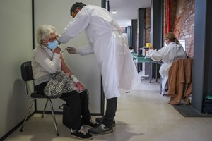 Covid-19: Ordem dos Médicos defende campanha para recuperar confiança na vacina
