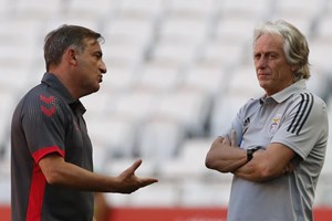 Braga-Benfica: o treinador mais calmo do mundo contra o ex-furioso