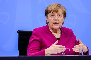 Merkel deixa cair confinamento na Páscoa
