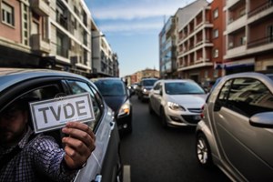 Três anos de 'lei Uber' com perto de 32 mil motoristas e alguns problemas no setor