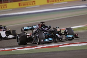 Lewis Hamilton entra a ganhar no Mundial de Fórmula 1