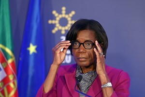 Paz Ferreira fez negócios públicos de €1,1 milhões enquanto Van Dunem foi ministra