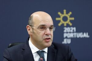 Covid-19: Governo admite começar desconfinamento antes da Páscoa