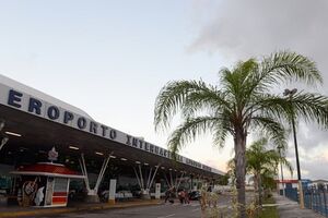 Covid-19. Português infetado é detido em aeroporto no Brasil ao tentar embarcar sem máscara