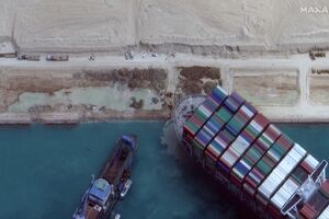 Canal do Suez - porta contentores EverGiven