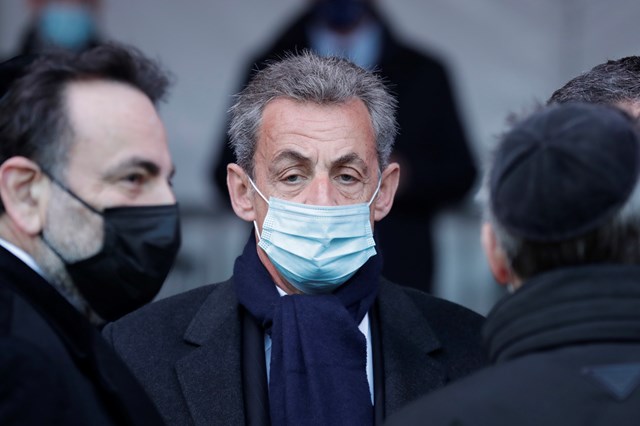 Ministério Público francês pede seis meses de prisão efetiva para Sarkozy