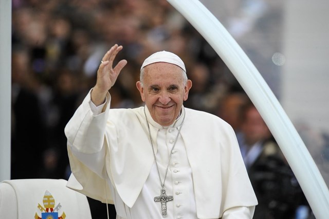 É escandaloso que em plena pandemia não cessem as guerras”- Papa