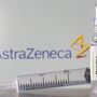 Vacina da AstraZeneca vai poder ser dada a pessoas com mais de 65 anos