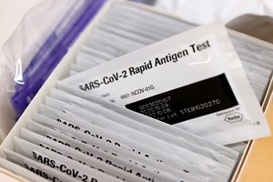 Testes rápidos de antigénio menos eficazes a detetar novas variantes