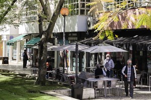 Restaurantes pedem a clientes que respeitem regra de usar máscara nas esplanadas