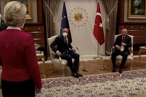 Sofagate: Equipa de Von der Leyen é que não lhe deu cadeira, diz Turquia 