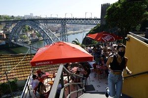 Covid-19: Mais cinco mortes e 694 infetados em 24 horas