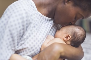 'Se é mais claro ou mais escuro, perguntam logo quem será o pai': as histórias de mulheres negras no parto