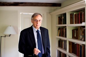 Charles E. Rosenberg: 'Existe tendência para procurarmos culpados pela pandemia'