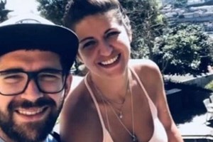 Ângela Ferreira ainda acredita poder engravidar do marido que morreu há dois anos