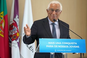 Primeiro-ministro assinala 1.366 contratações no dia internacional do enfermeiro
