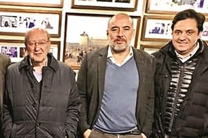 Comentador Pedro Marques Lopes é amigo do agressor de repórter da TVI