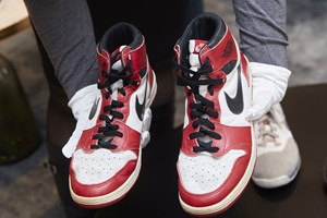 NBA. Sapatilhas de Michael Jordan leiloadas por mais de 100 mil dólares