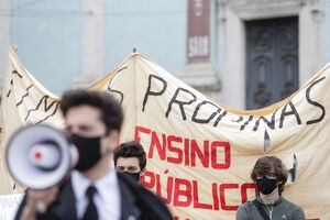 Manifestação de estudantes contra aumento das propinas