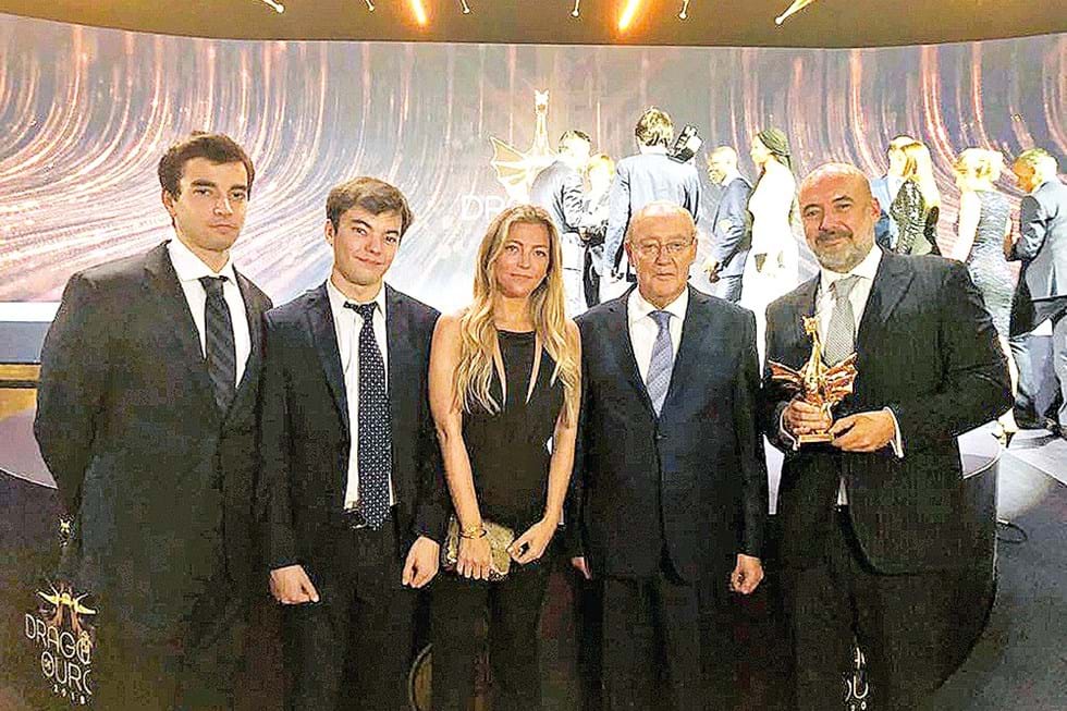 Com os filhos, a enteada e Pinto da Costa na gala em que recebeu o Dragão de Ouro.  Marques Lopes casou-se em 1993. A mulher era divorciada e tinha uma menina de 4 anos. Tiveram dois filhos e divorciaram-se em 2016