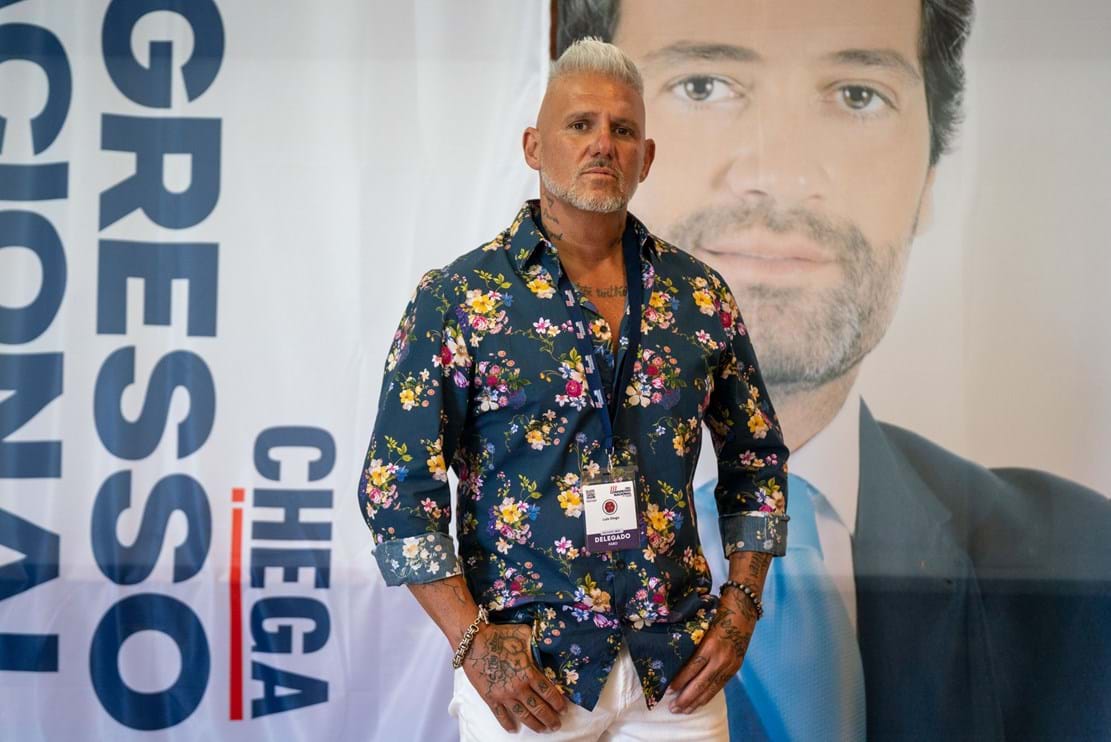 Melo Diogo, mais conhecido por “Montana”, ou “El Patron”, 54 anos, empresário da noite, segurança e restauração, Tavira. “Sou do Chega desde 2019 porque me identifico com a ideologia do partido.”