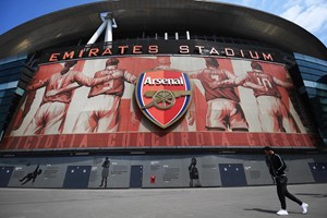 Dono do Spotify quer comprar o Arsenal, diz Thierry Henry