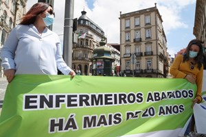 Enfermeiros pedem a Von der Leyen que obrigue o Governo a cumprir a lei