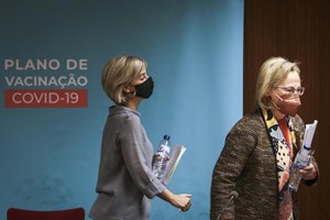 DGS alerta para “risco acrescido' dos festejos quando milhares de adeptos do Sporting estão na rua