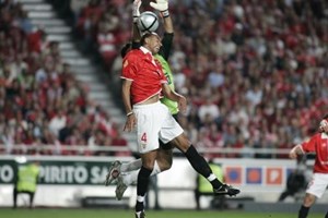 Os 21 episódios mais insólitos entre Benfica e Sporting