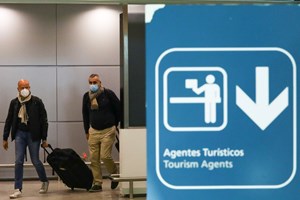 Passageiros de voos de Chipre, Lituânia e Suécia isentos de isolamento