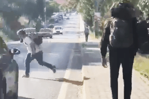 Criança atropelada por carro no Seixal ao fugir de agressões dos colegas