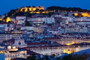 Vista do Miradouro de São Pedro de Alcântara, em Lisboa