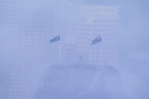 Sydney acorda coberta de fumo e nevoeiro - sábado