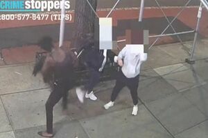  Duas mulheres asiáticas atacadas por mulher com martelo em Nova Iorque-sábado