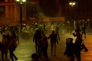 Protestos violentos na Colômbia continuam pela terceira semana consecutiva - sábado