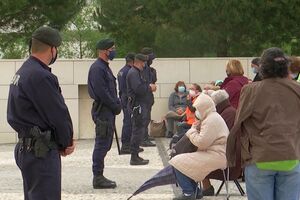 Limitação de entrada no recinto do Santuário de Fátima deixa vários peregrinos no exterior - sábado
