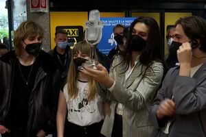 A chegada dos Maneskin a Itália após a vitória da Eurovisão