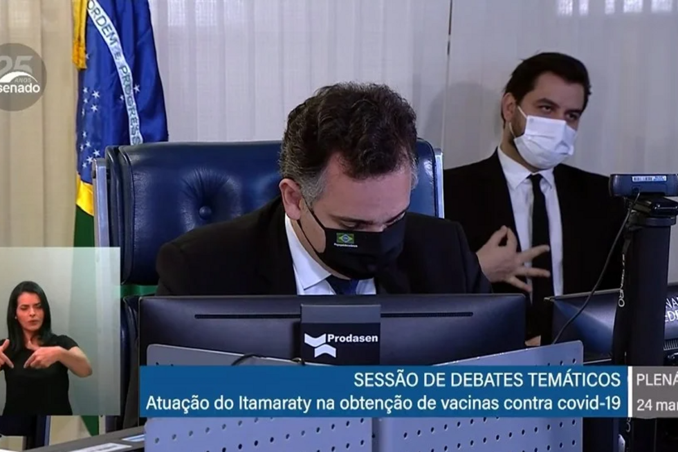 Filipe Martins - assessor Bolsonaro no Senado