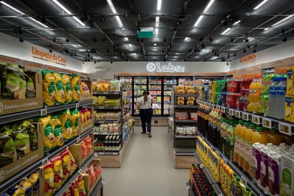 A entrada no Continente Labs, em Lisboa, requer o recurso a uma aplicação.