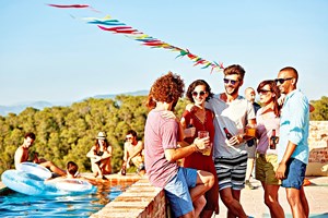 Novo normal, novos brindes: as bebidas deste verão