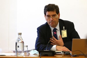 Banco de Portugal pressionado a avaliar idoneidade de CEO do Novo Banco após notícia da SÁBADO
